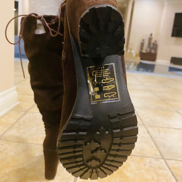 BROWN SUEDE TALL LEILA STONE BRAND NEW BOOTS. Inside side zipper! - Picture 11 of 13